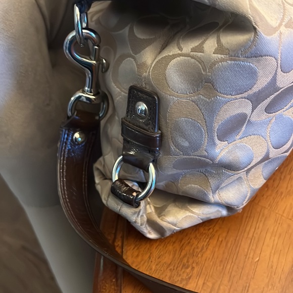 Coach Monogram Shoulder bag - Picture 6 of 11